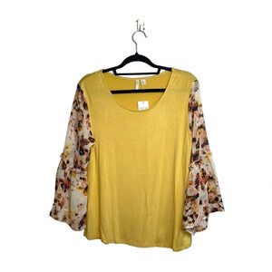 Cato NWT Yellow & Cream Contrast Floral Print Bell Sleeve Top Medium Women’s